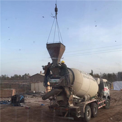 沧源县“精准瞄准”—— 吊车的 “定位导航” 技术