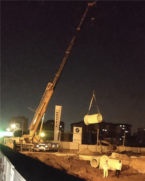 沧源县“弯臂矫正”—— 吊车的 “形变补偿” 技术