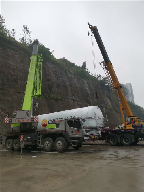 沧源县“不怕风雨冻”—— 吊车的 “恶劣环境适应” 技术